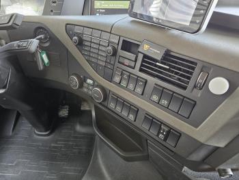 FH16 650 8x4 / 115 tm CRANE / KRAN / TRACTOR